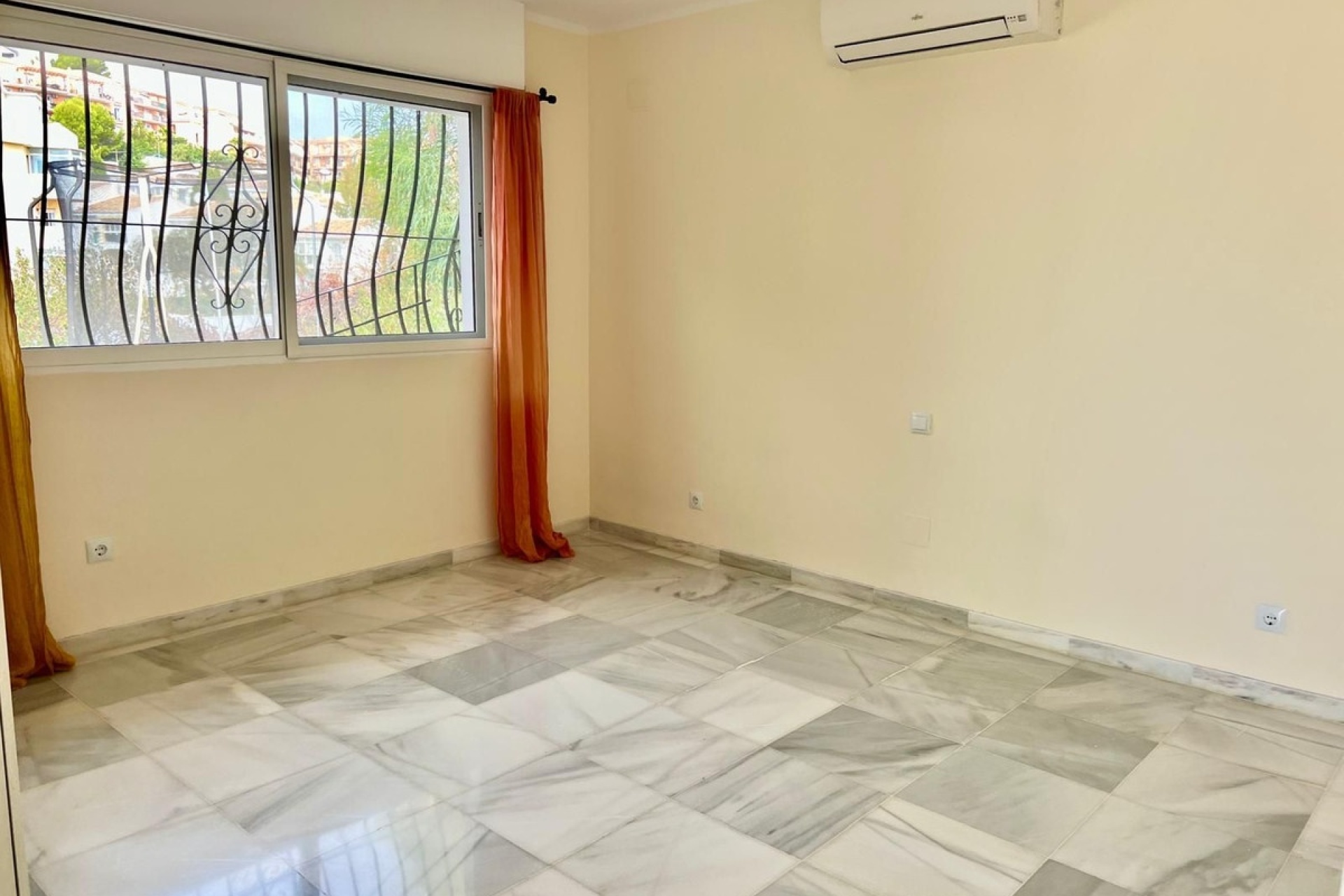 Resale - Villa - Fuengirola - Torreblanca