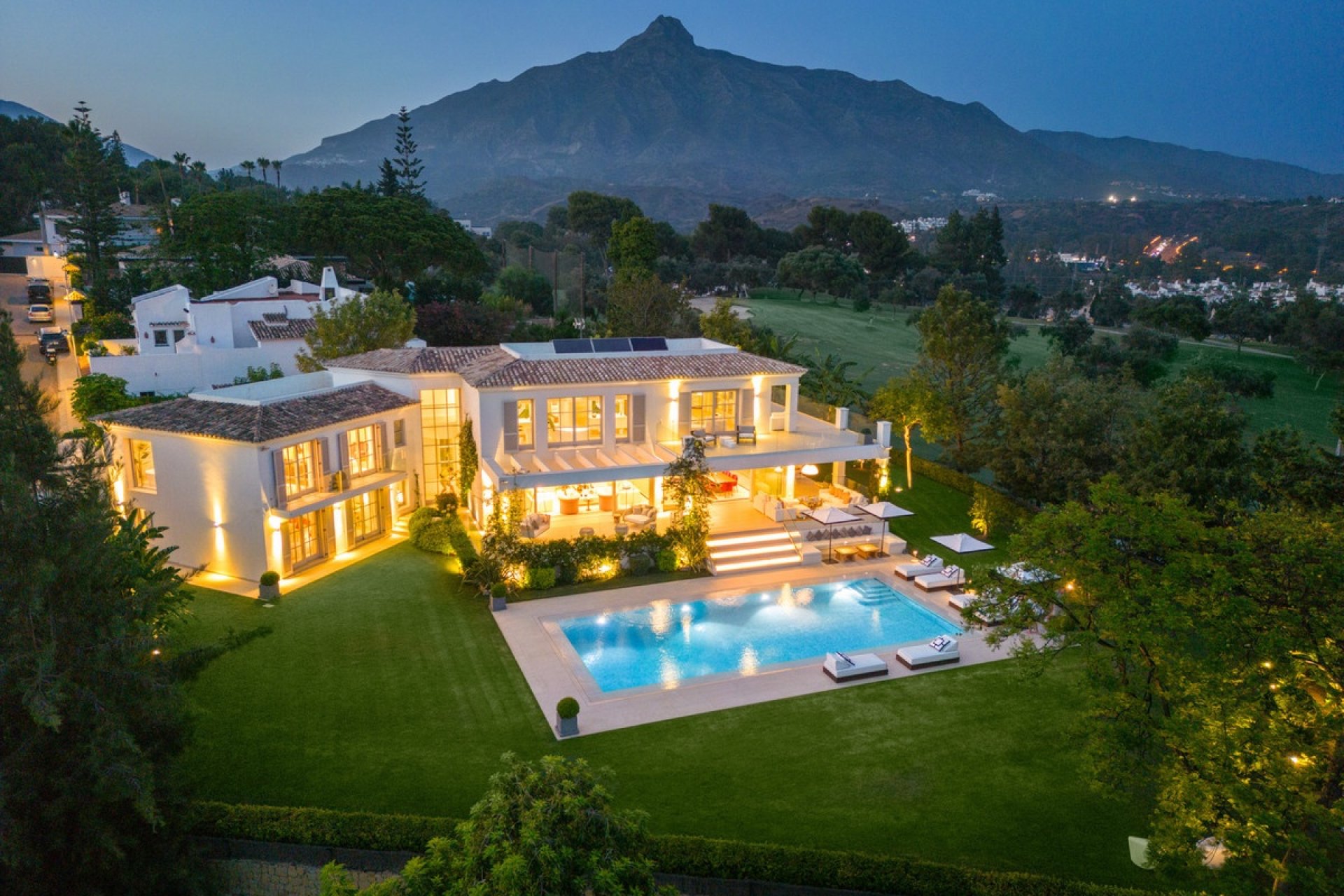 Resale - Villa - Marbella - Aloha