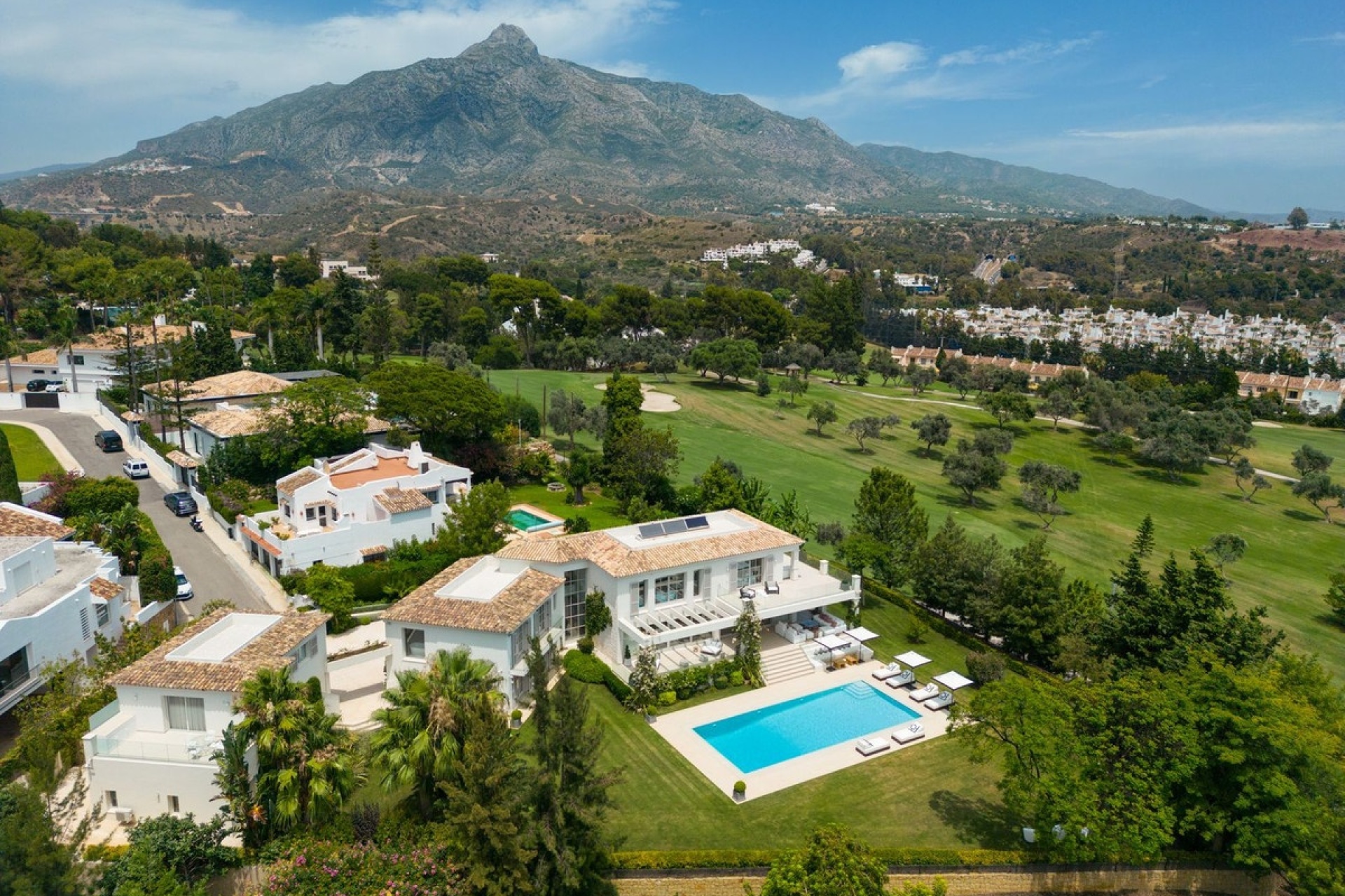 Resale - Villa - Marbella - Aloha