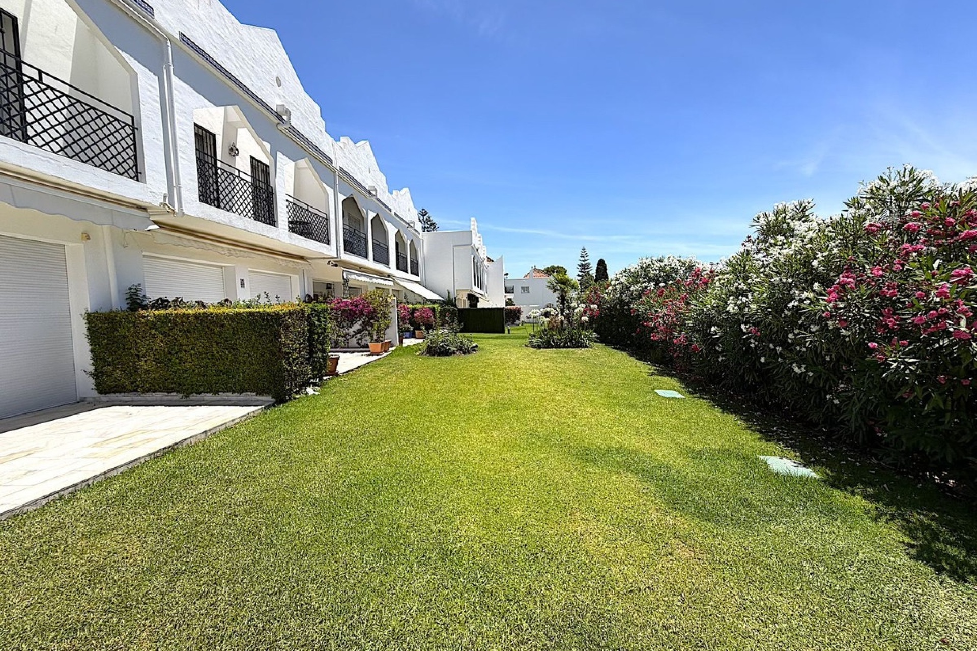 Resale - Villa - Marbella - Aloha