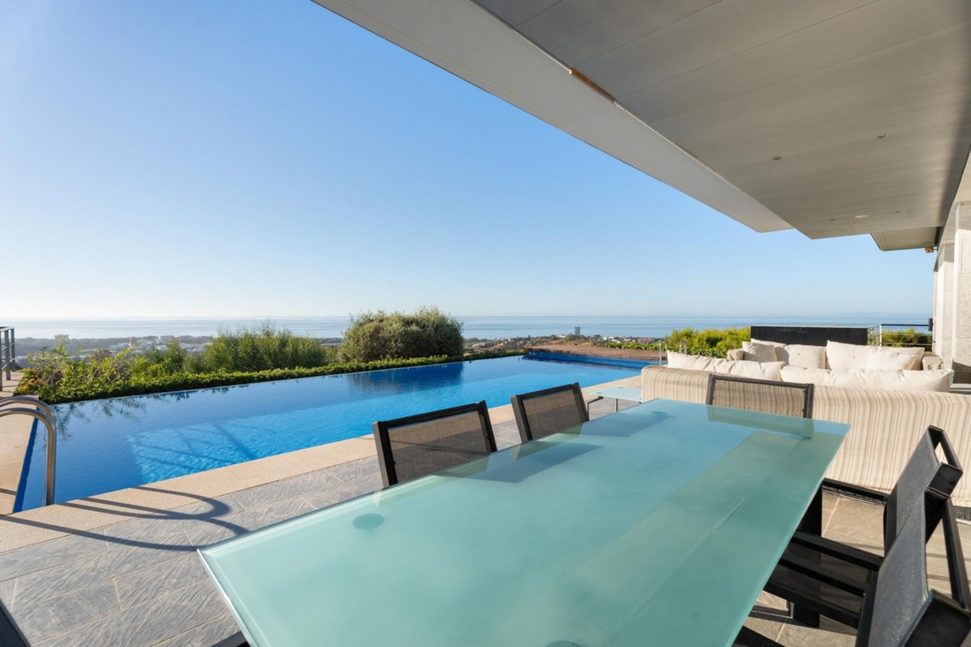 Resale - Villa - Marbella - Altos de los Monteros