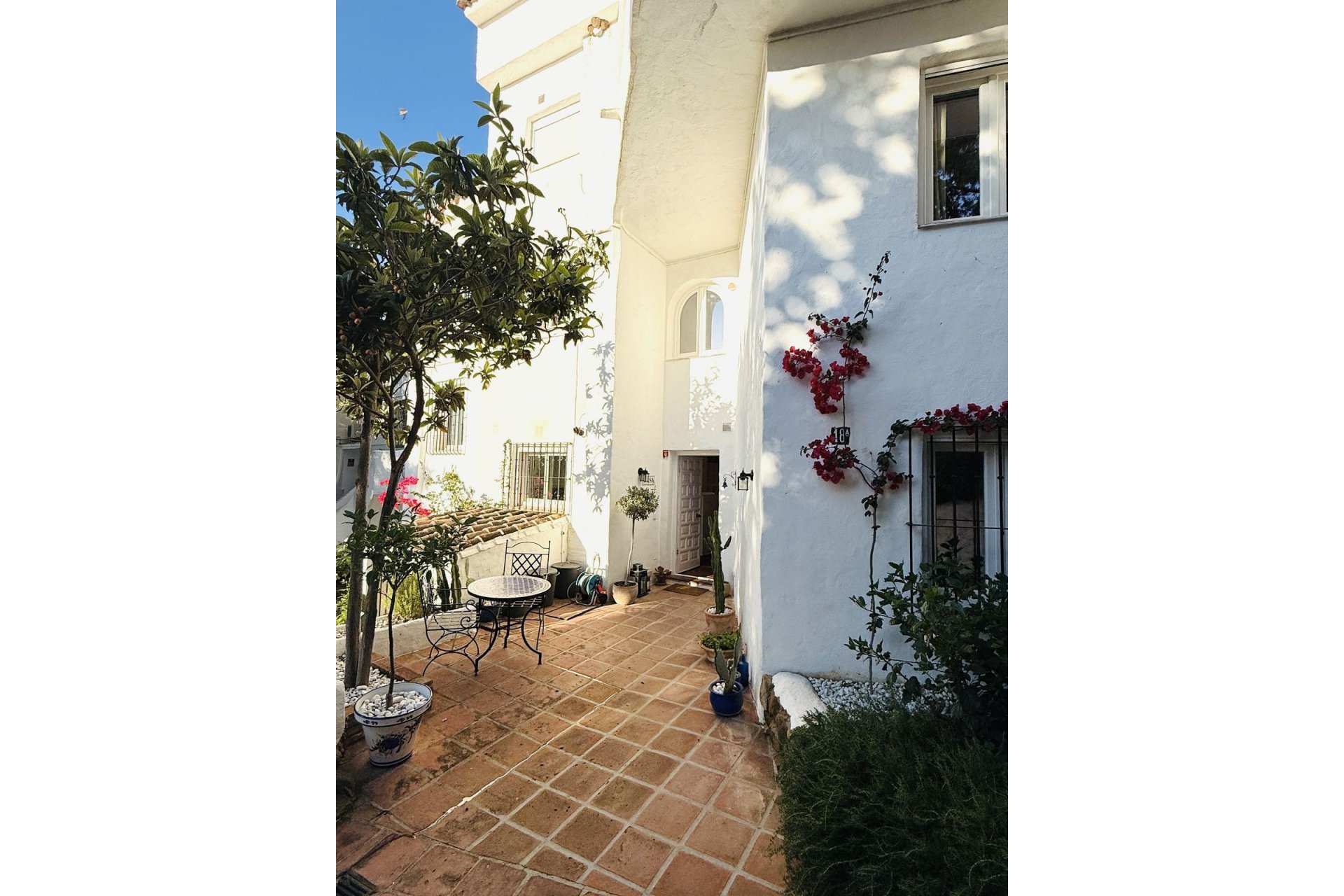 Resale - Villa - Marbella - Altos de los Monteros
