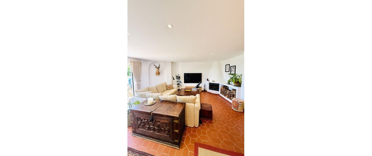 Resale - Villa - Marbella - Altos de los Monteros