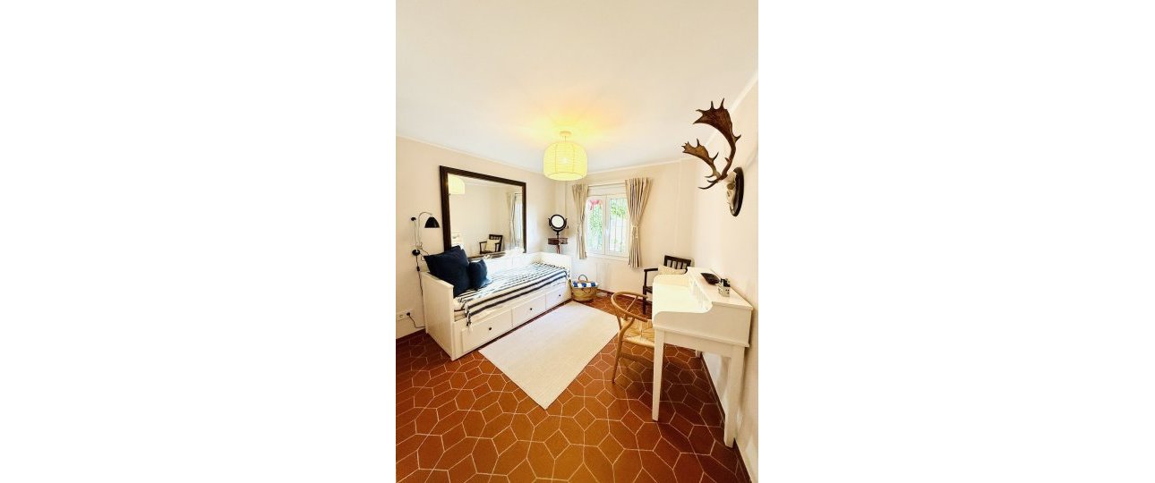 Resale - Villa - Marbella - Altos de los Monteros