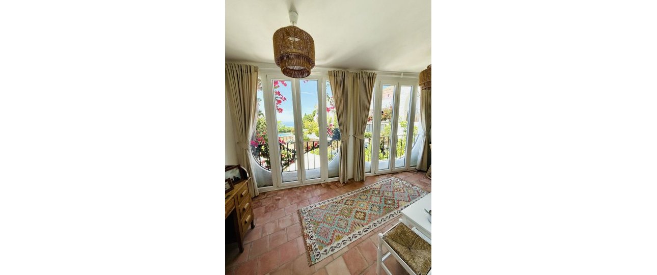 Resale - Villa - Marbella - Altos de los Monteros