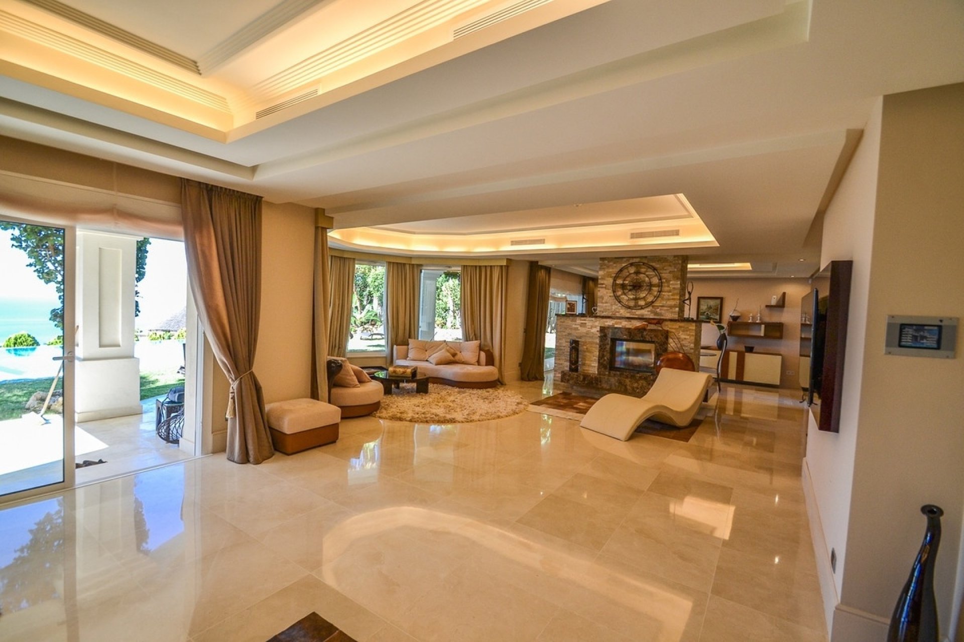 Resale - Villa - Marbella - Altos de los Monteros