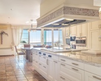 Resale - Villa - Marbella - Altos de los Monteros