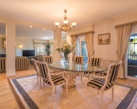 Resale - Villa - Marbella - Altos de los Monteros
