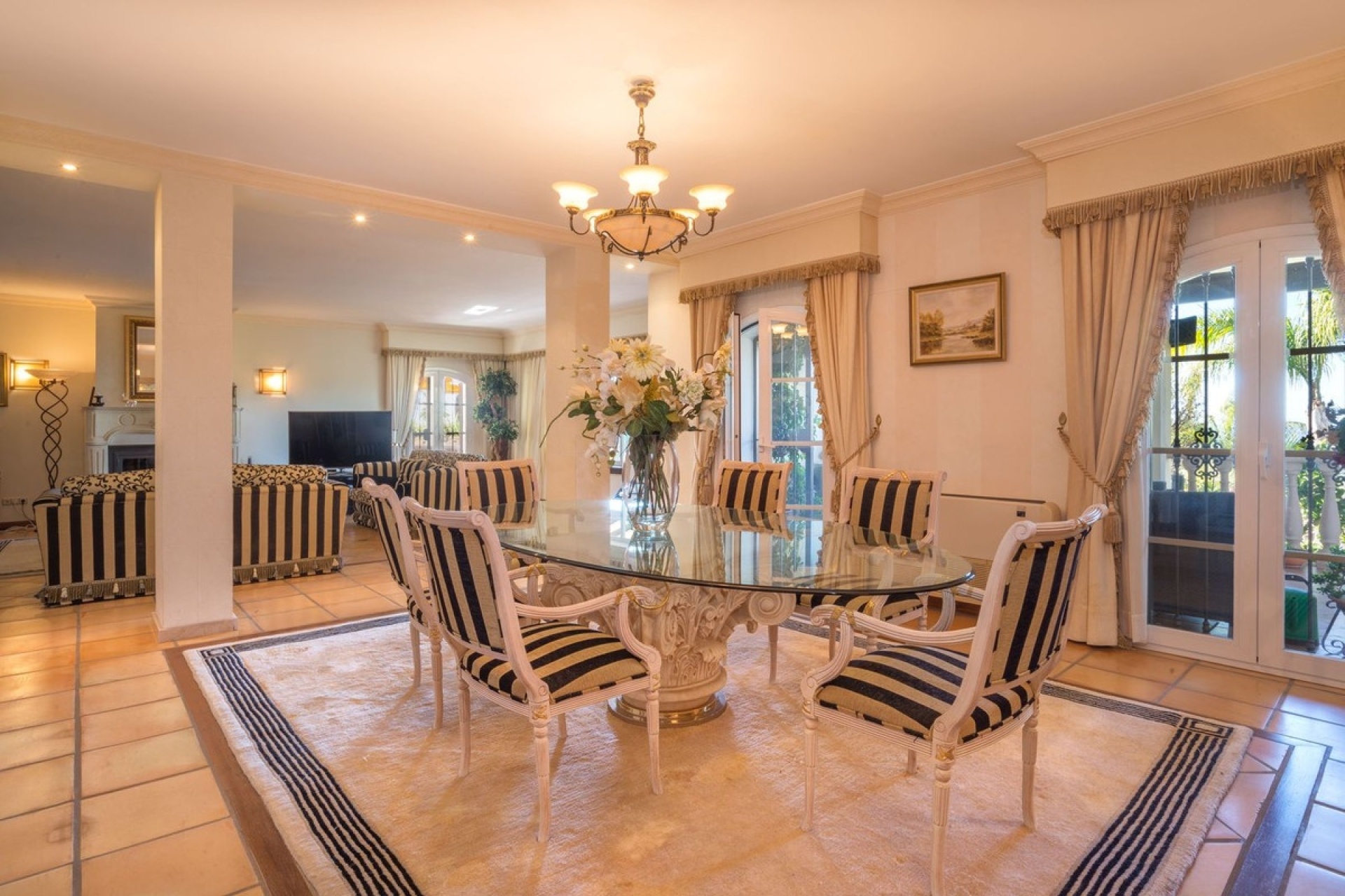 Resale - Villa - Marbella - Altos de los Monteros