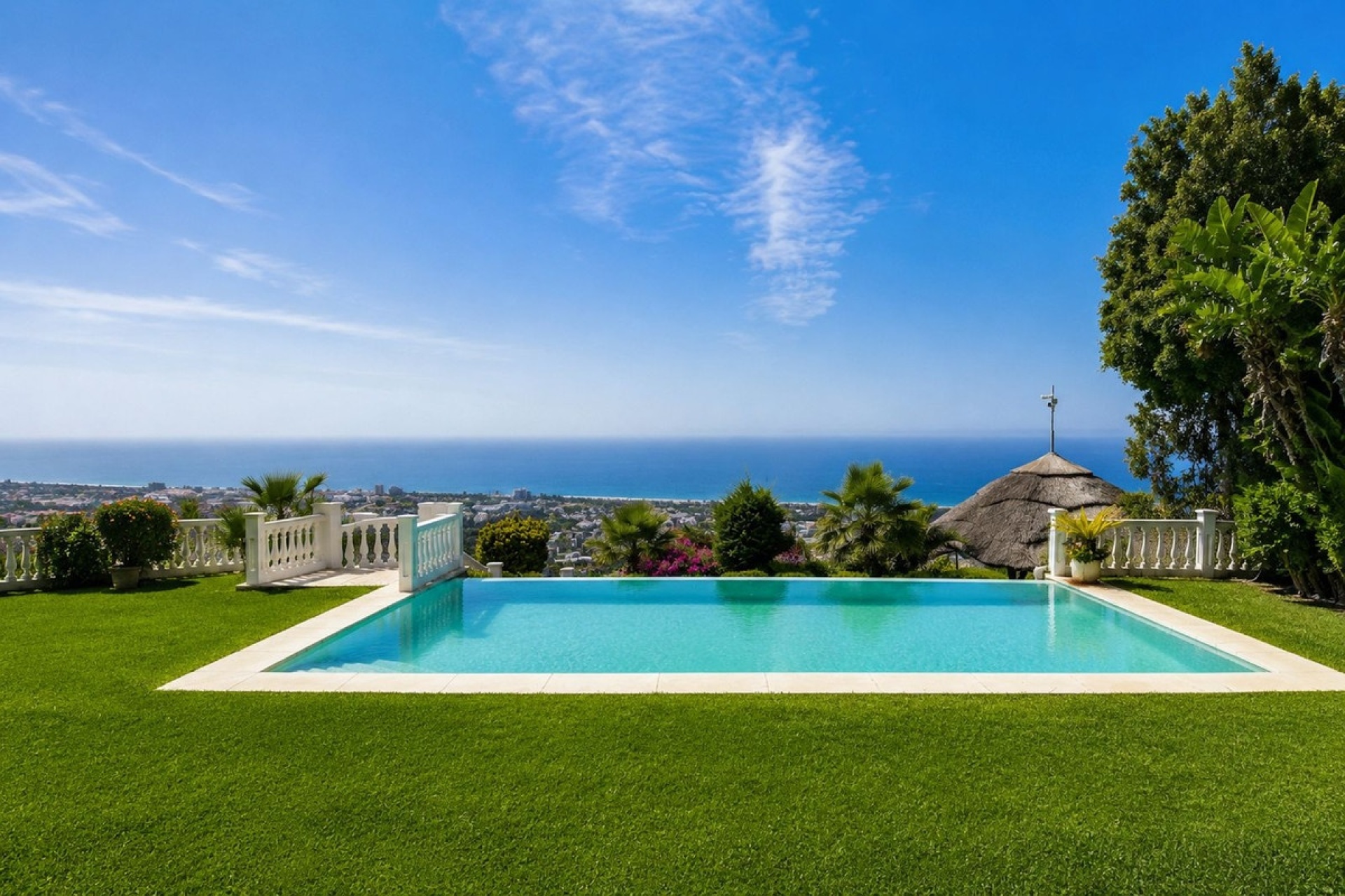 Resale - Villa - Marbella - Altos de los Monteros