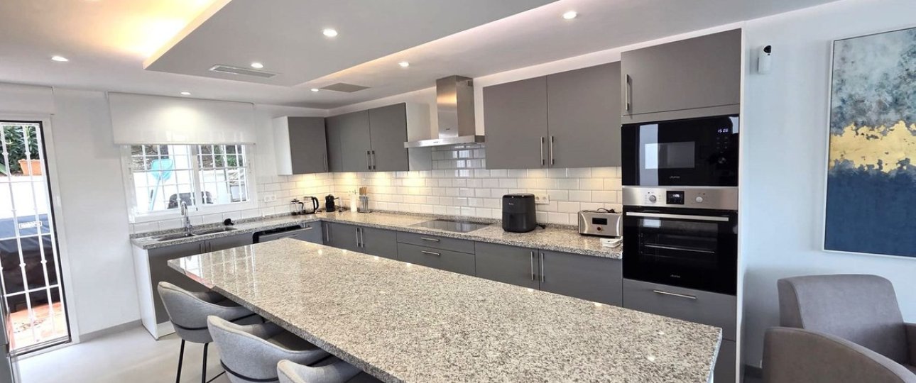 Resale - Villa - Marbella - Artola