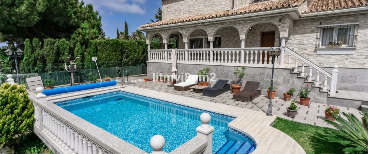 Resale - Villa - Marbella - Artola