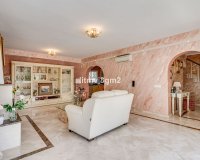 Resale - Villa - Marbella - Artola