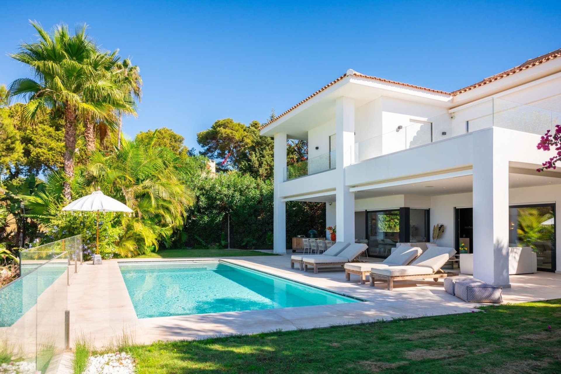 Resale - Villa - Marbella - Artola