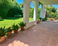 Resale - Villa - Marbella - Artola