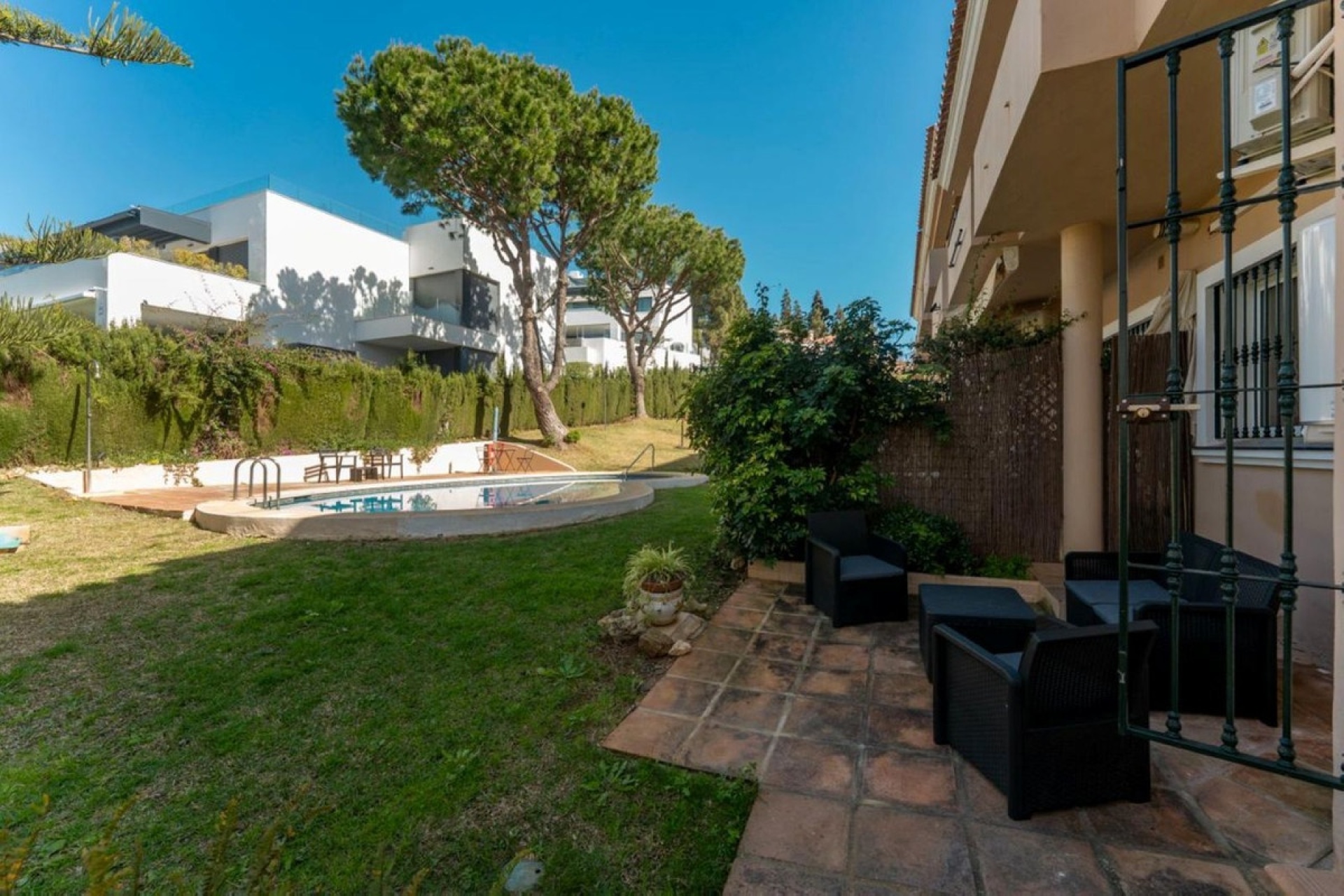 Resale - Villa - Marbella - Artola
