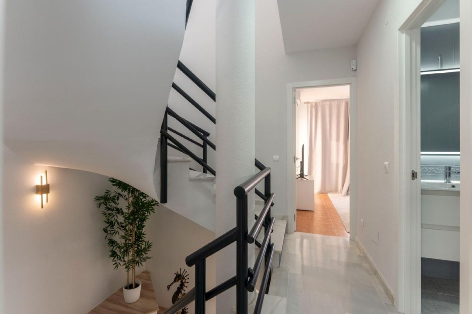 Resale - Villa - Marbella - Artola