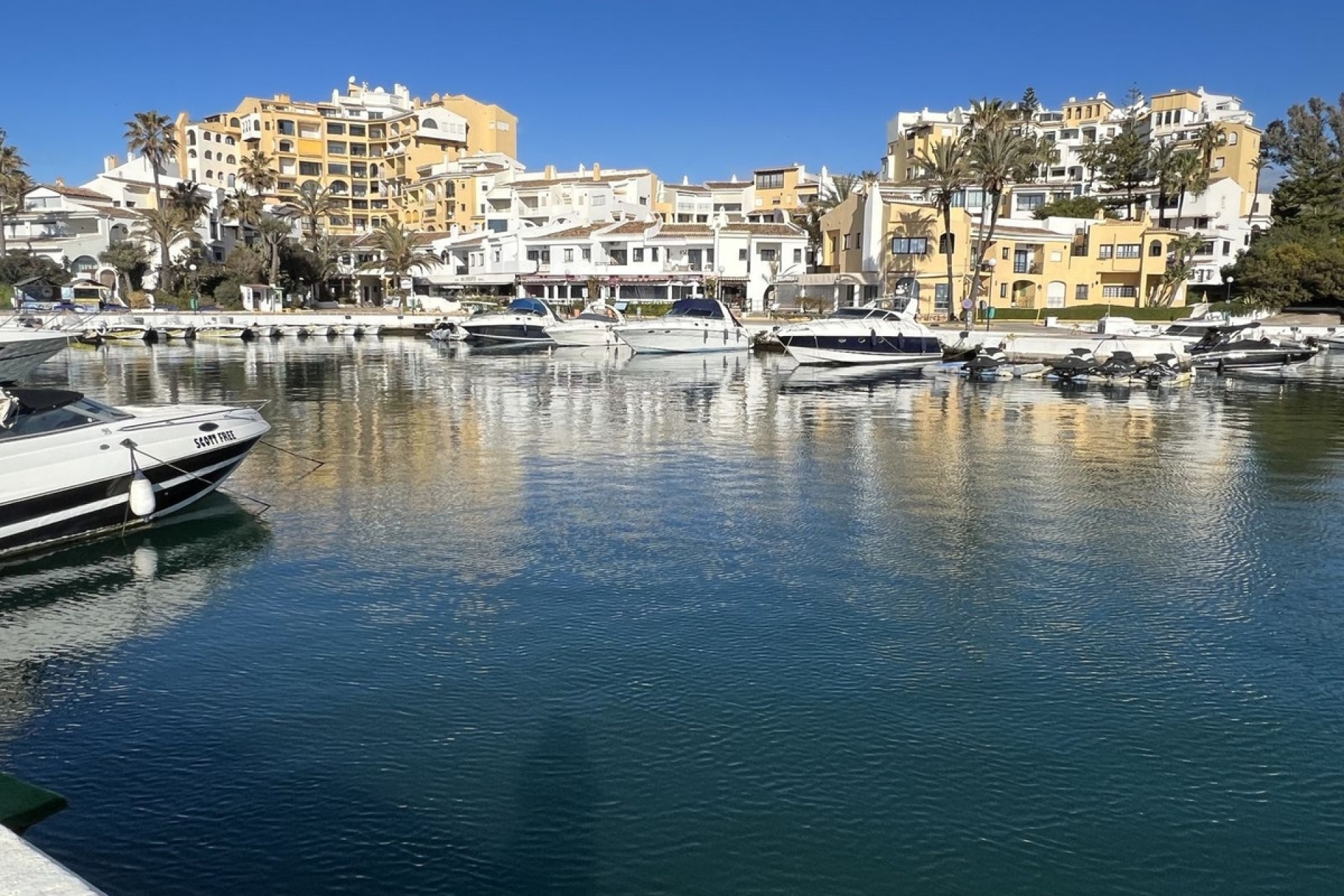 Resale - Villa - Marbella - Artola