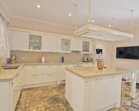 Resale - Villa - Marbella - Bahía de Marbella