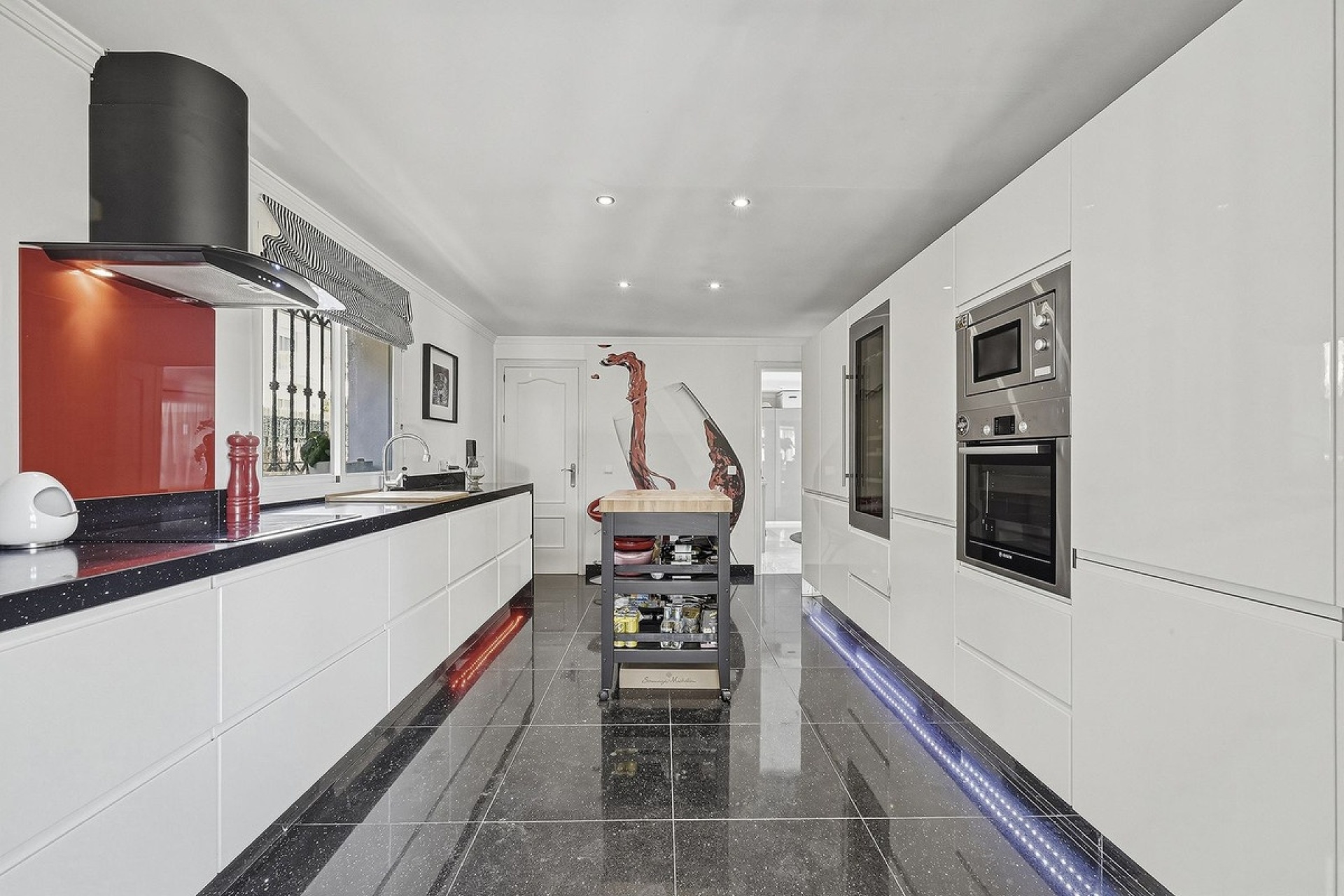 Resale - Villa - Marbella - Bahía de Marbella