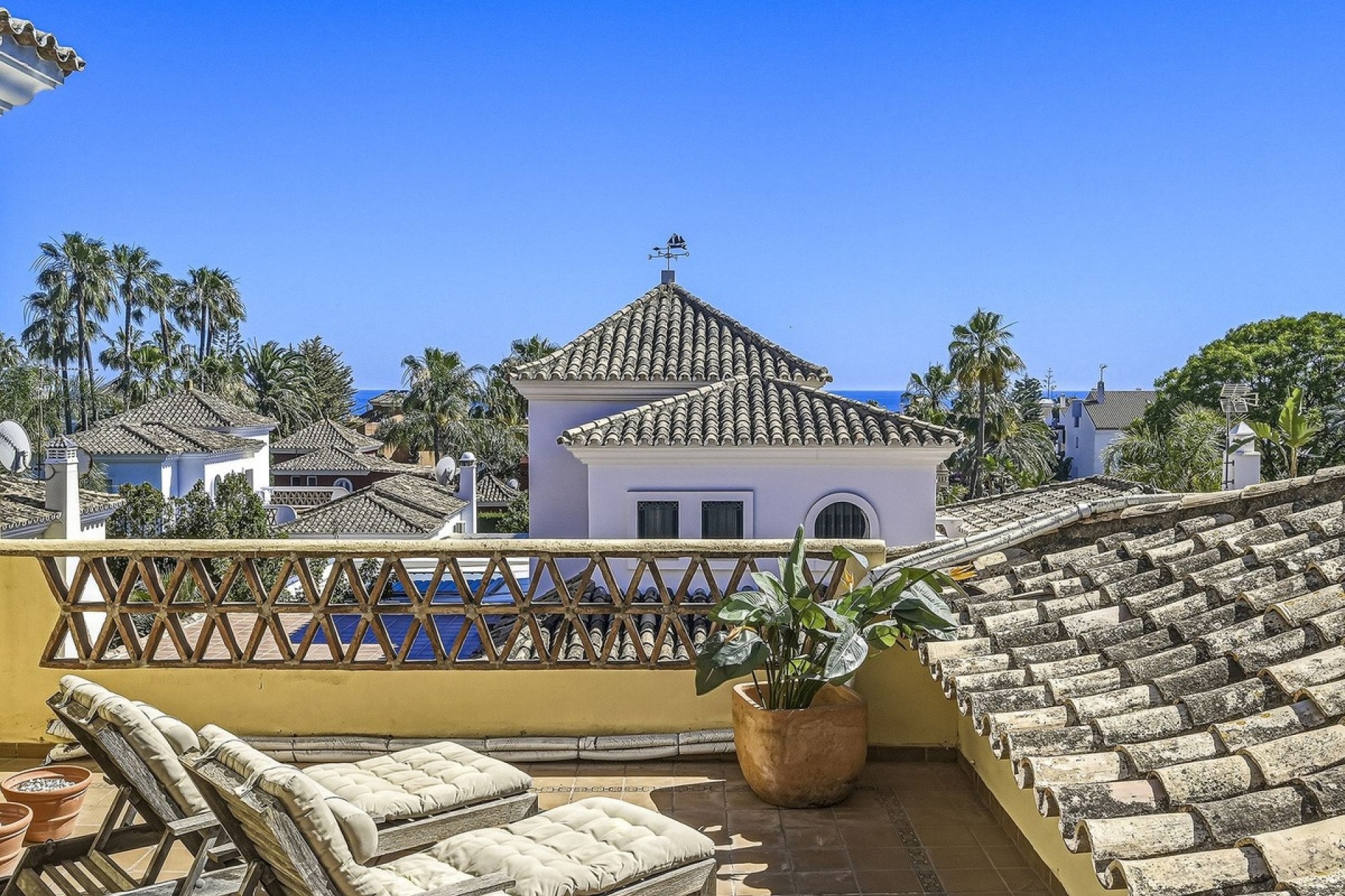 Resale - Villa - Marbella - Bahía de Marbella