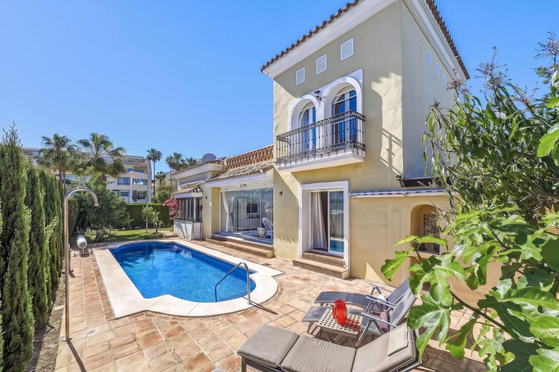 Resale - Villa - Marbella - Bahía de Marbella