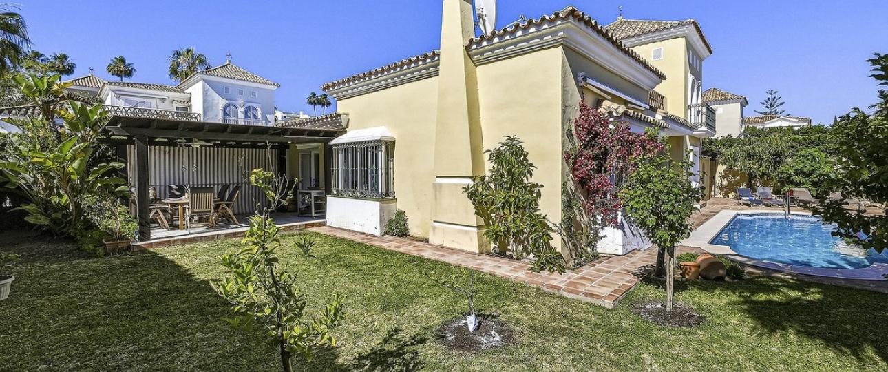 Resale - Villa - Marbella - Bahía de Marbella