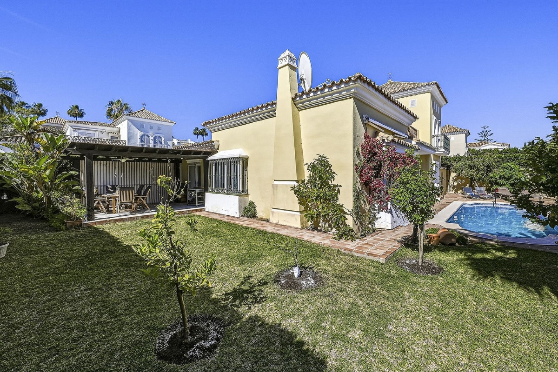 Resale - Villa - Marbella - Bahía de Marbella