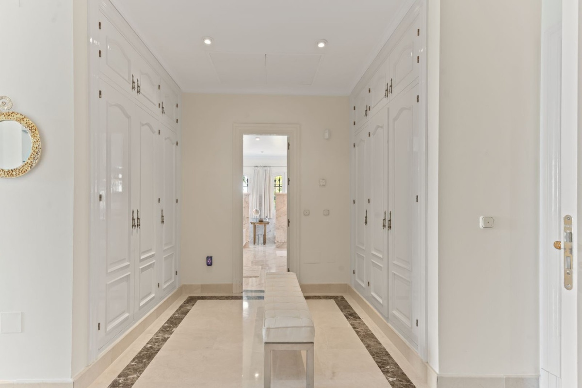 Resale - Villa - Marbella - Bahía de Marbella