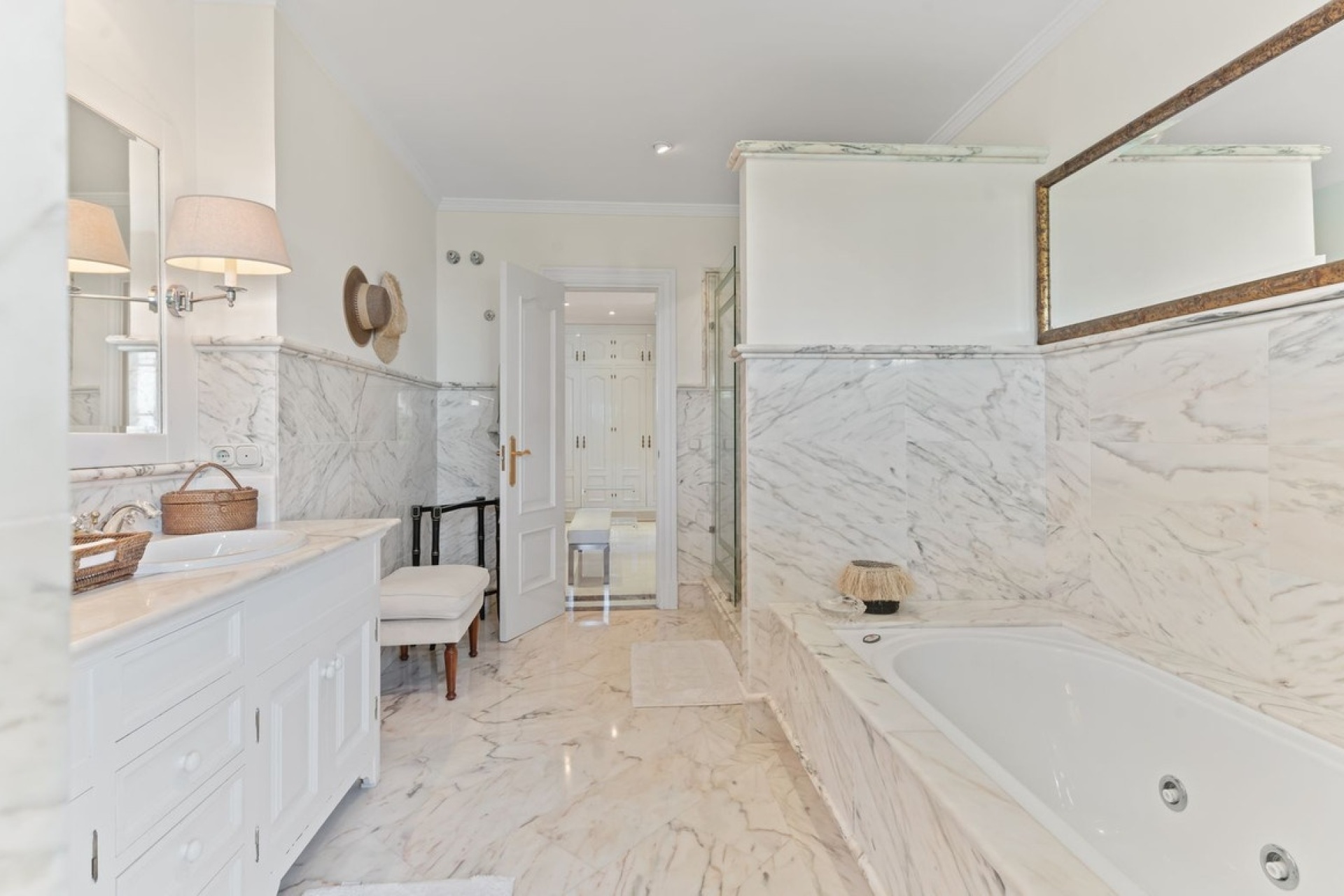 Resale - Villa - Marbella - Bahía de Marbella