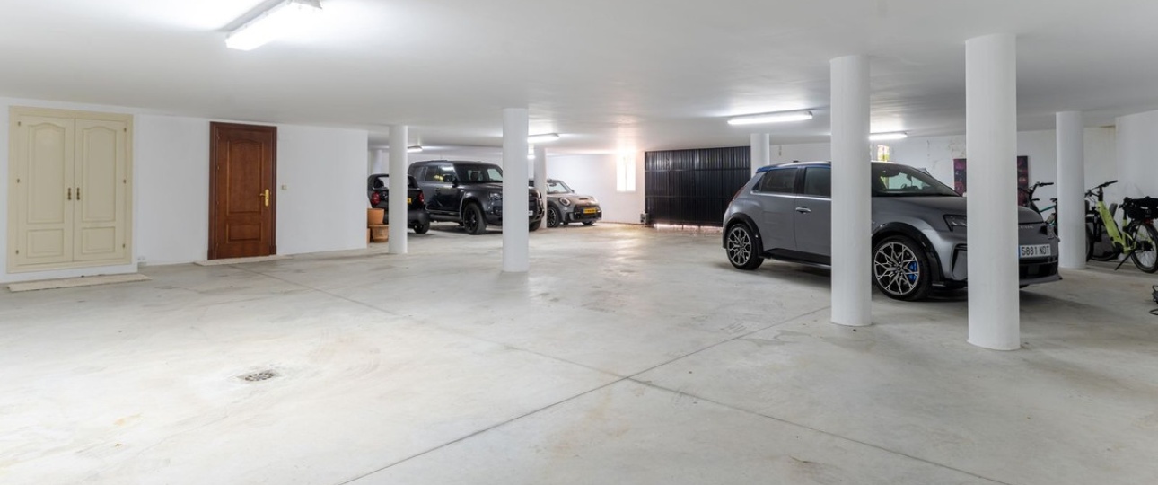 Resale - Villa - Marbella - Bahía de Marbella