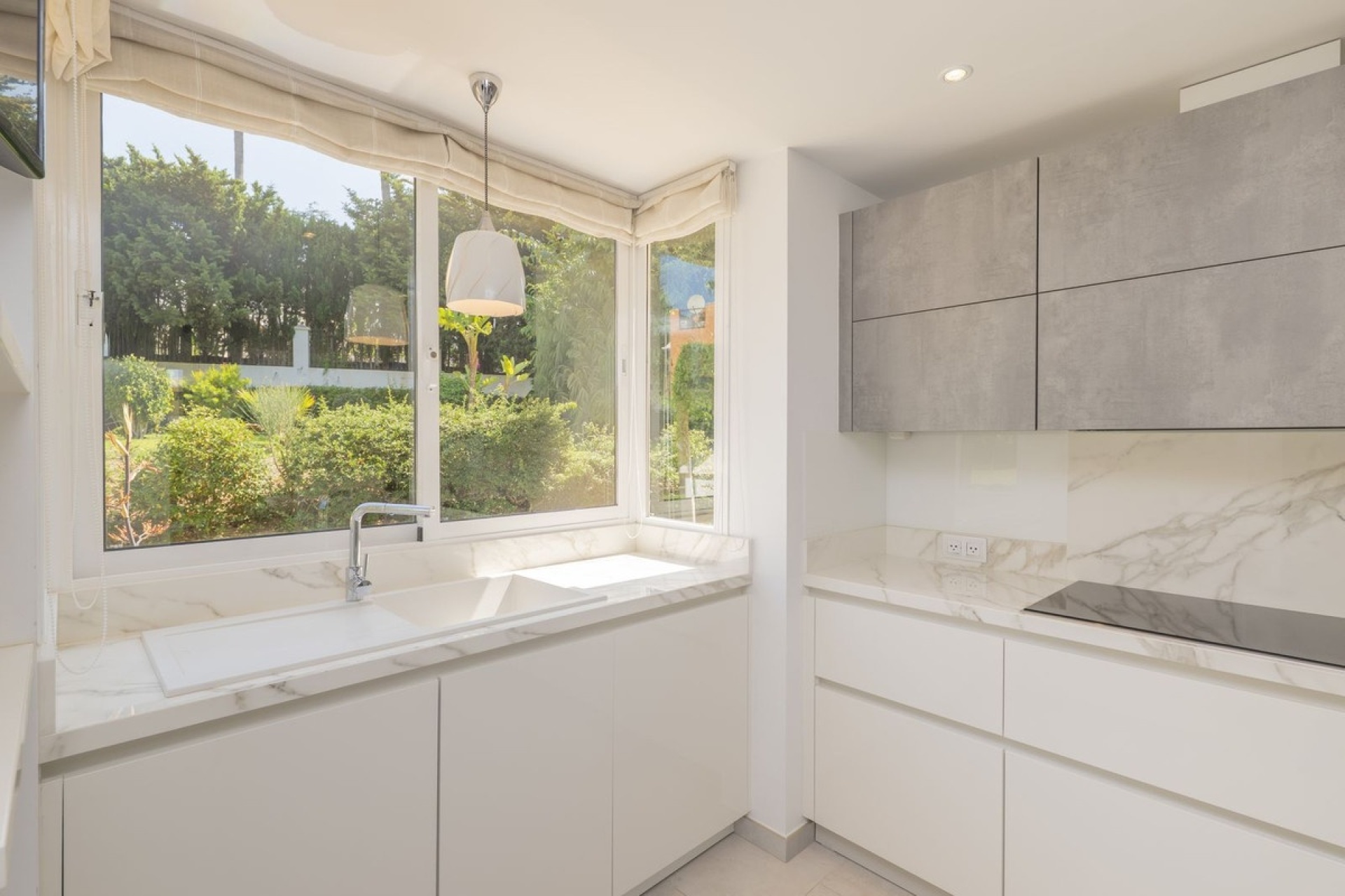 Resale - Villa - Marbella - Bahía de Marbella