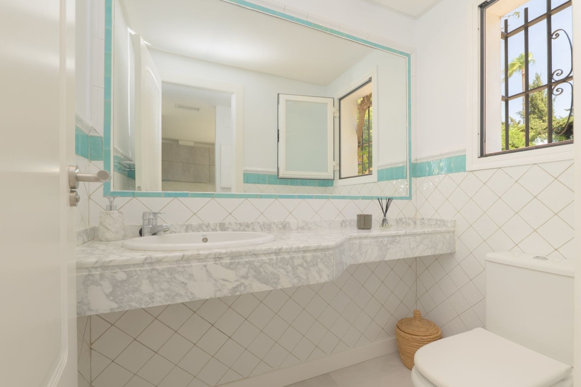 Resale - Villa - Marbella - Bahía de Marbella