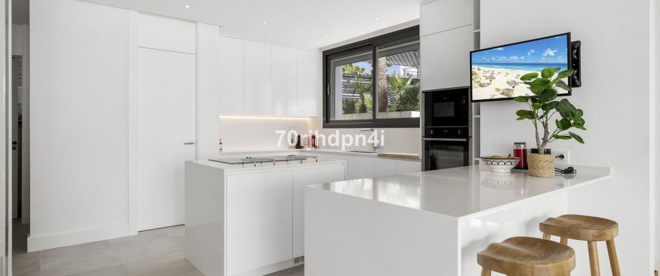 Resale - Villa - Marbella - Cabopino