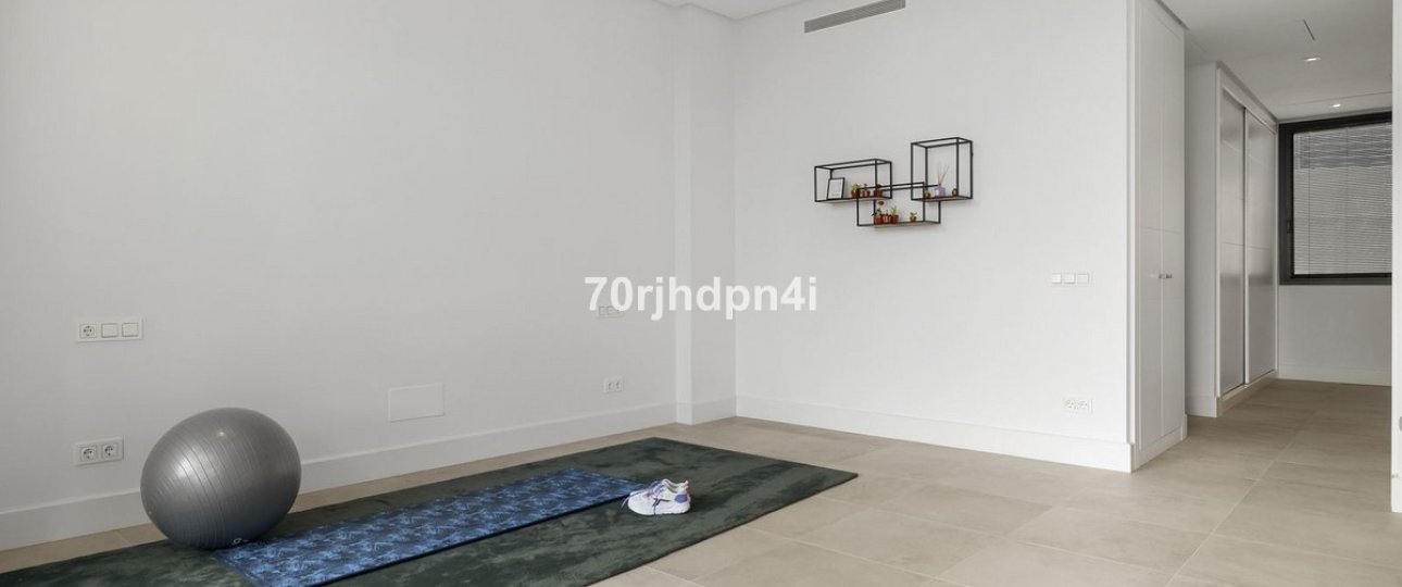 Resale - Villa - Marbella - Cabopino
