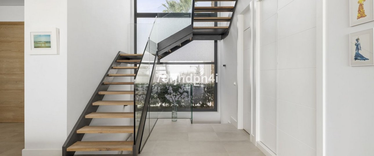 Resale - Villa - Marbella - Cabopino