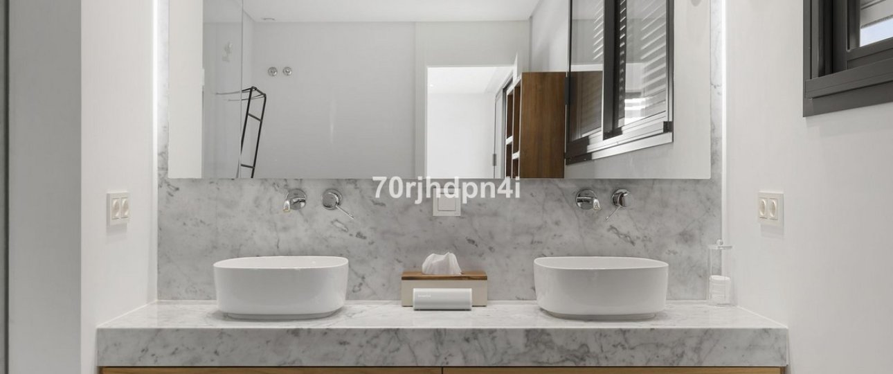 Resale - Villa - Marbella - Cabopino