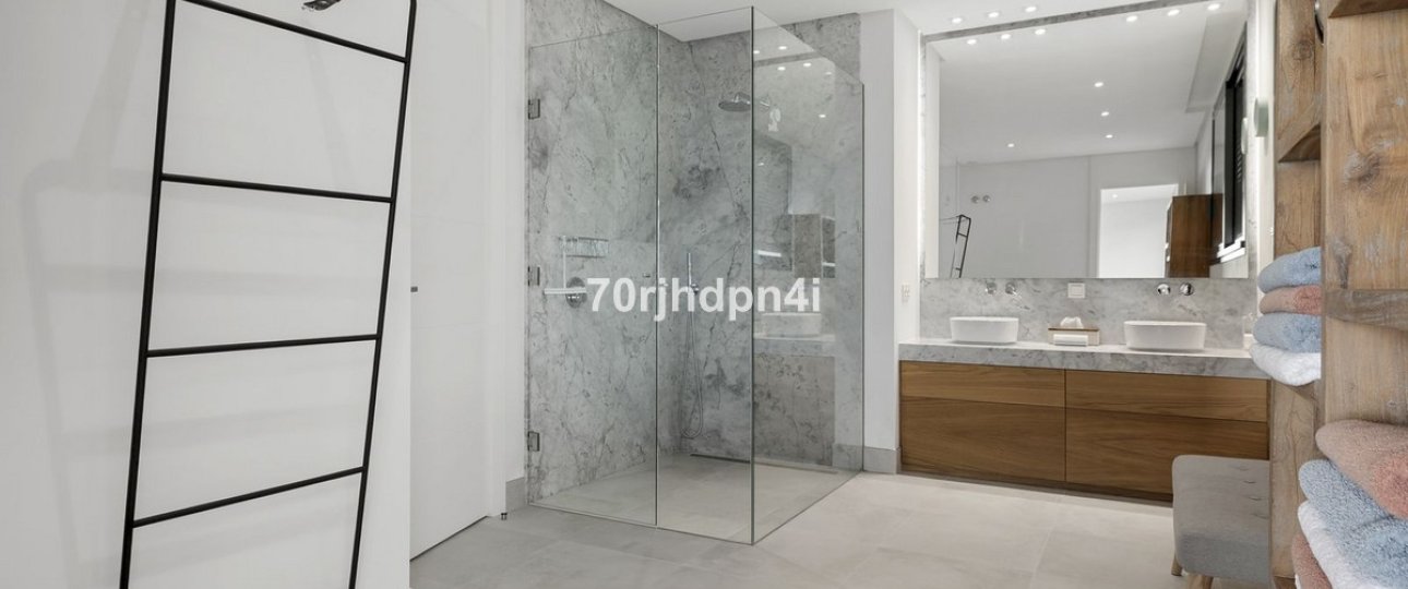 Resale - Villa - Marbella - Cabopino
