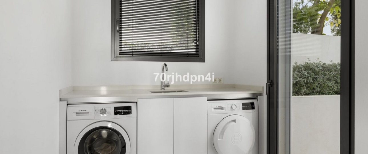 Resale - Villa - Marbella - Cabopino