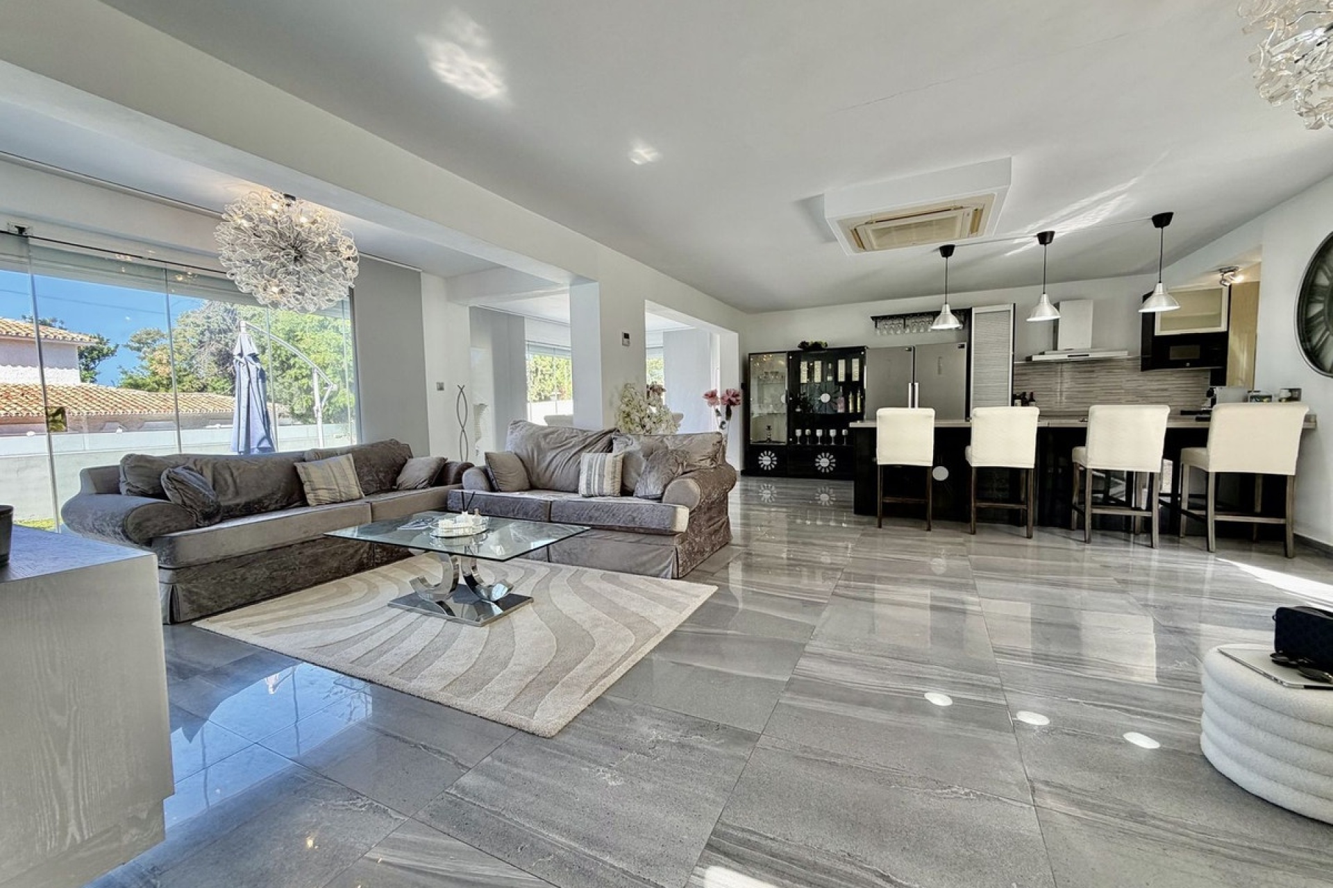 Resale - Villa - Marbella - Cabopino