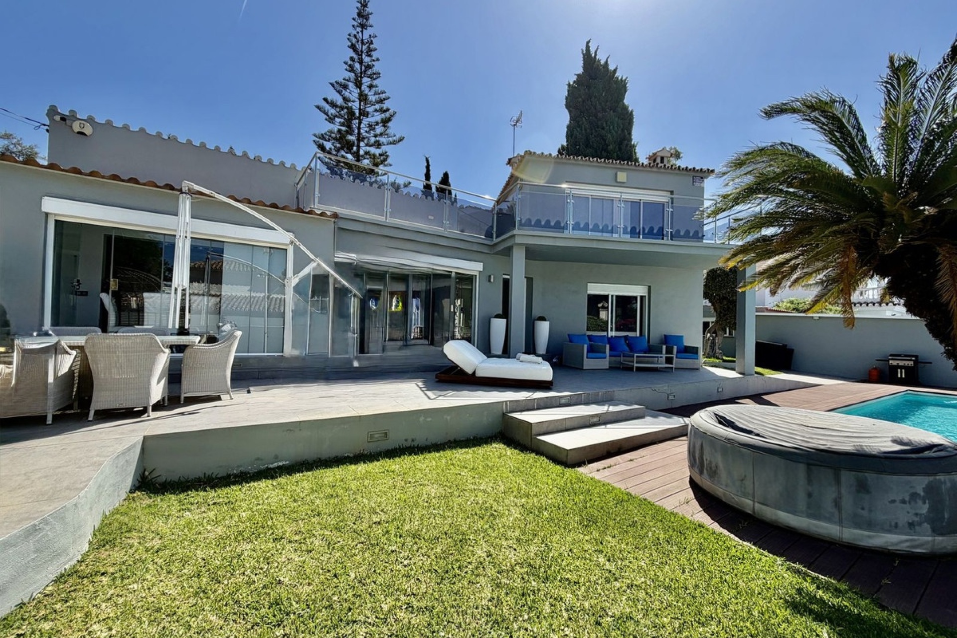 Resale - Villa - Marbella - Cabopino