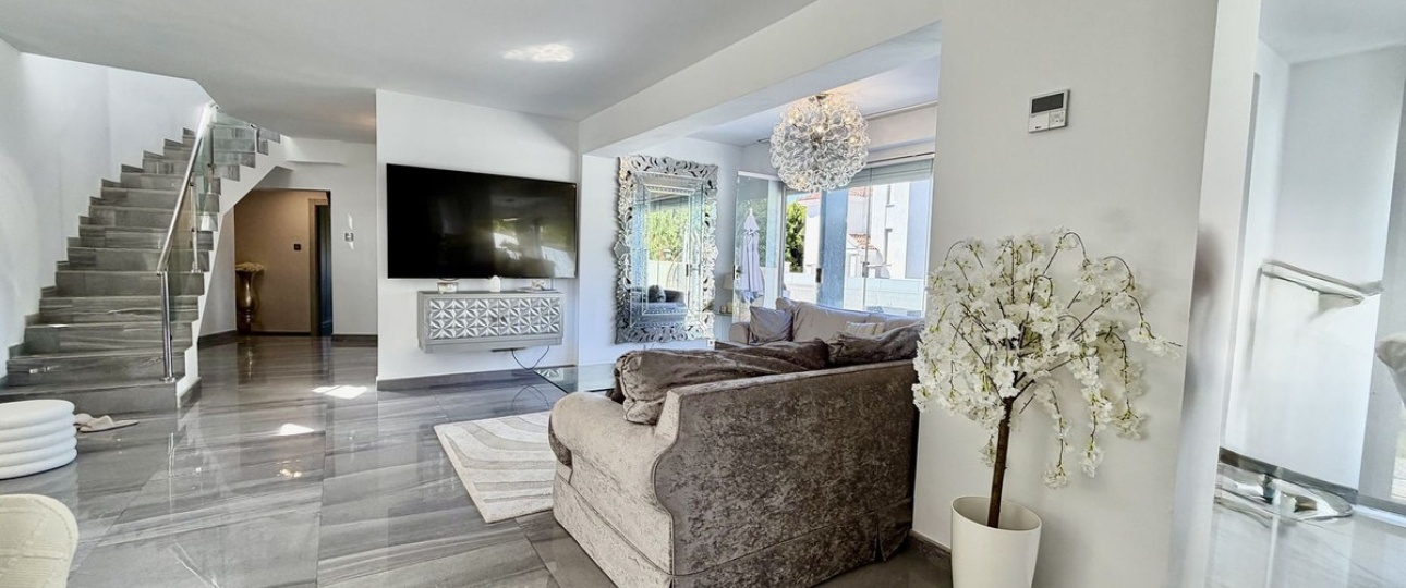 Resale - Villa - Marbella - Cabopino