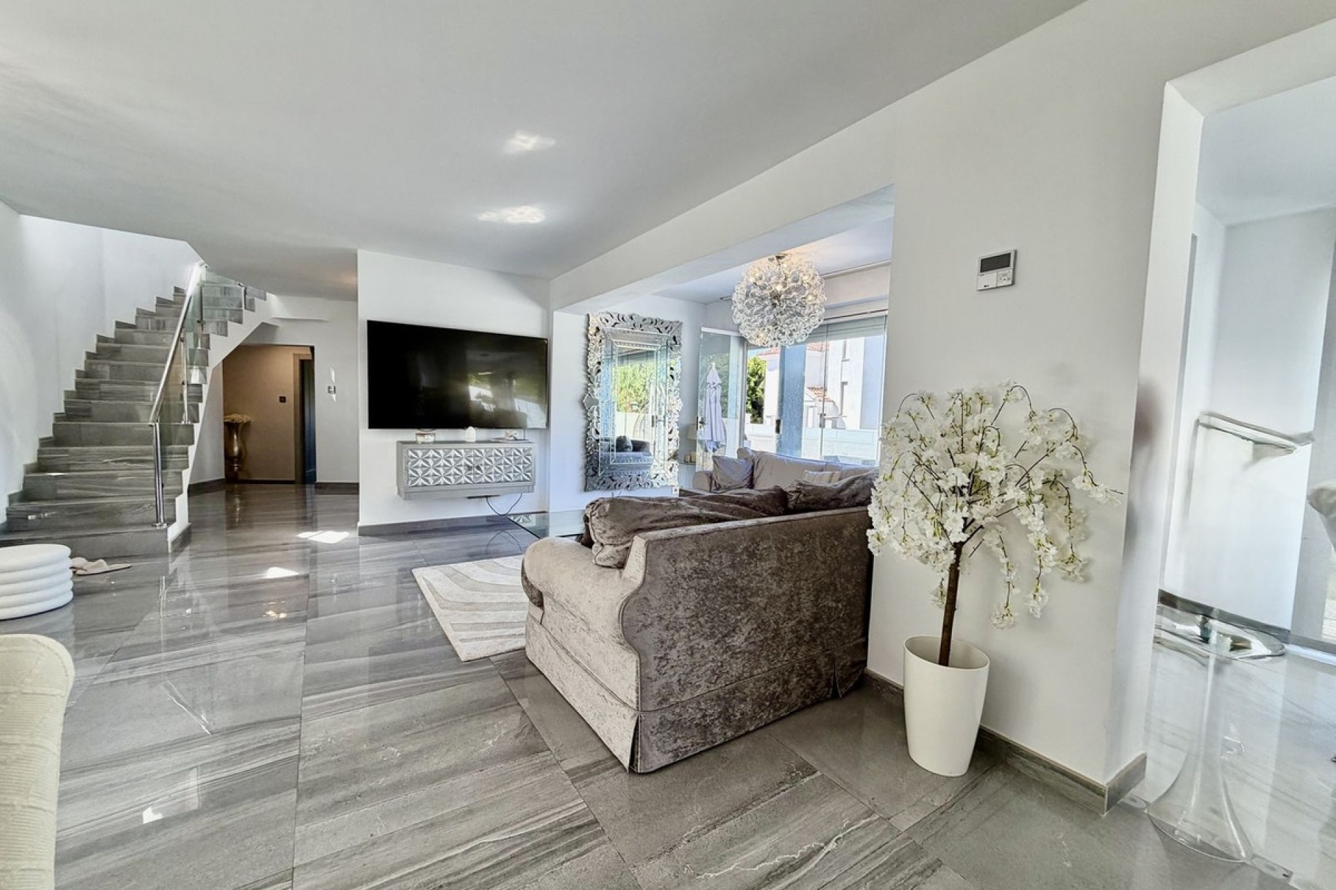 Resale - Villa - Marbella - Cabopino