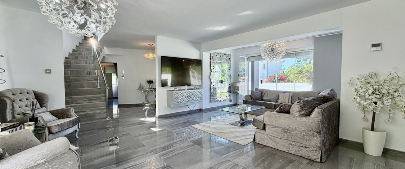 Resale - Villa - Marbella - Cabopino
