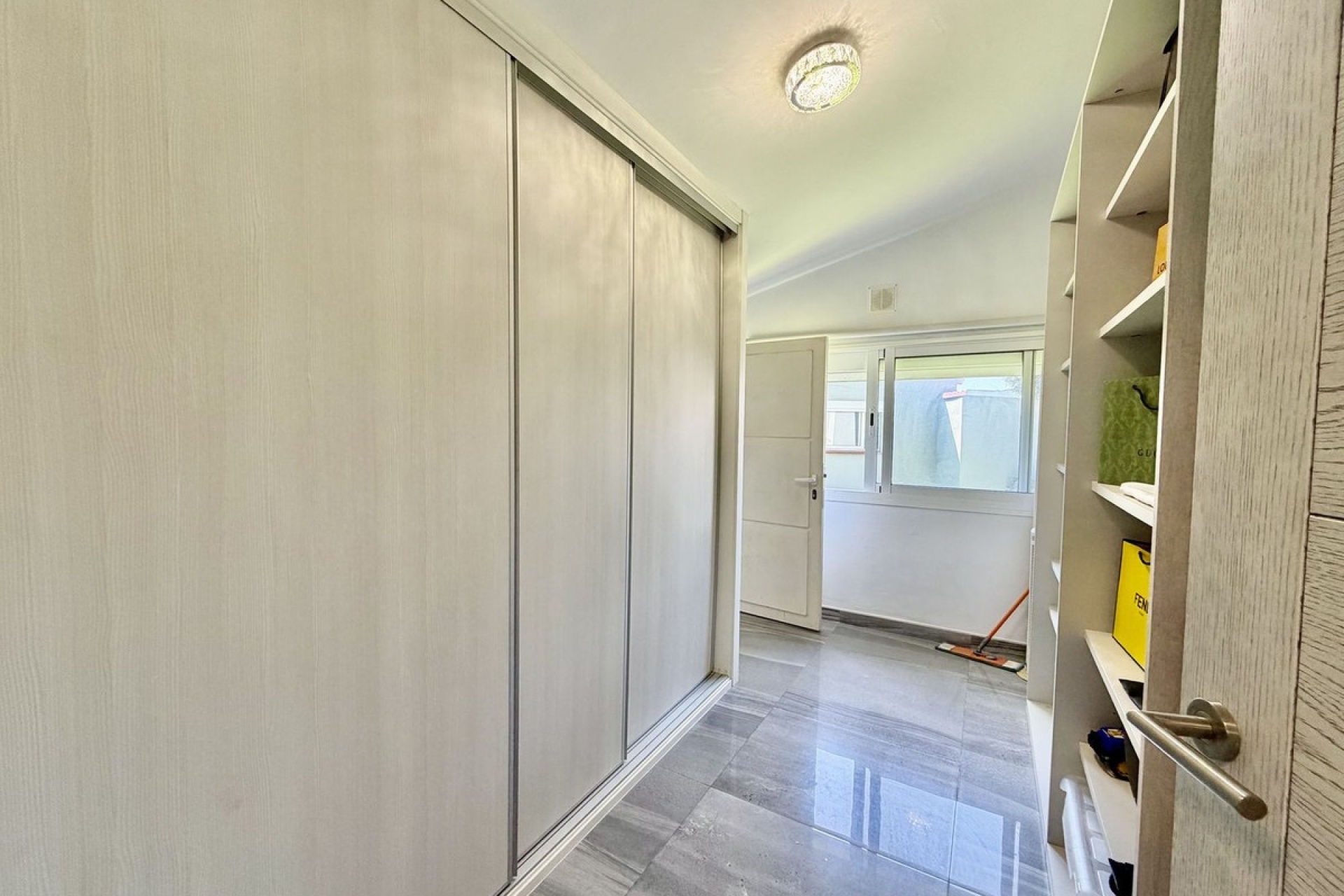 Resale - Villa - Marbella - Cabopino
