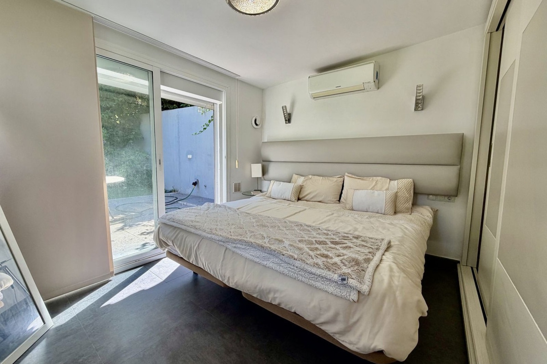 Resale - Villa - Marbella - Cabopino