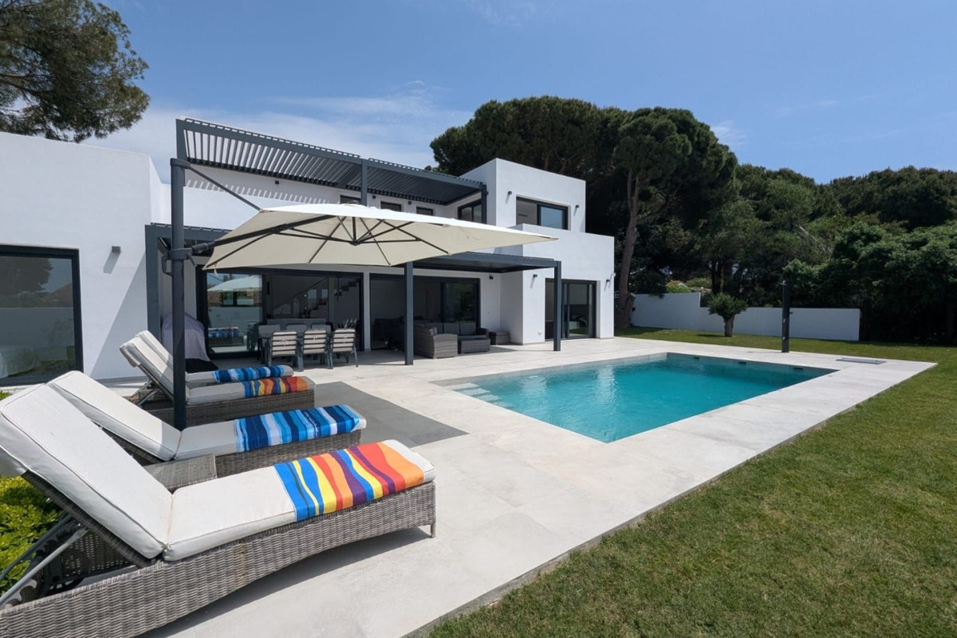 Resale - Villa - Marbella - Cabopino