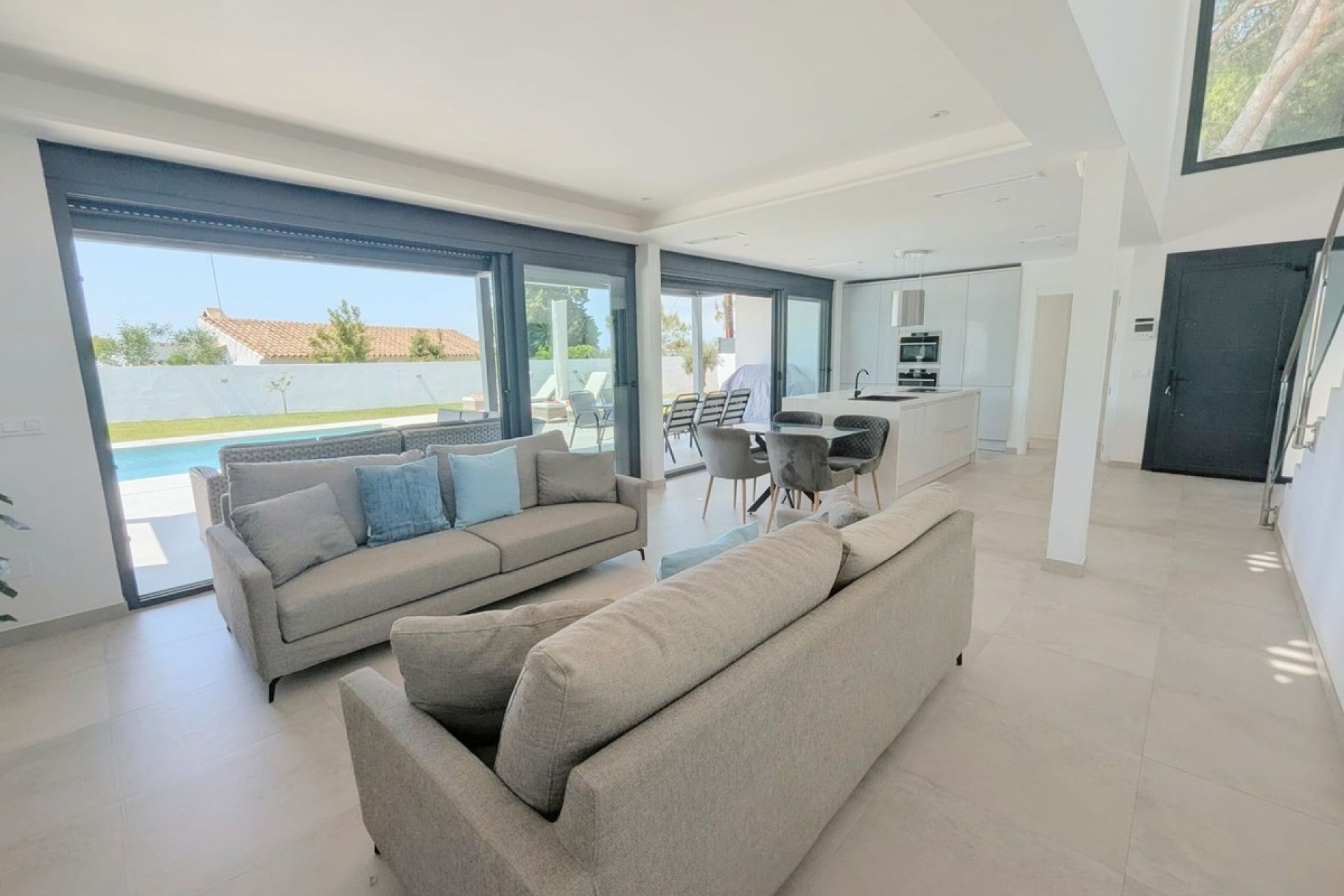 Resale - Villa - Marbella - Cabopino