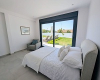 Resale - Villa - Marbella - Cabopino