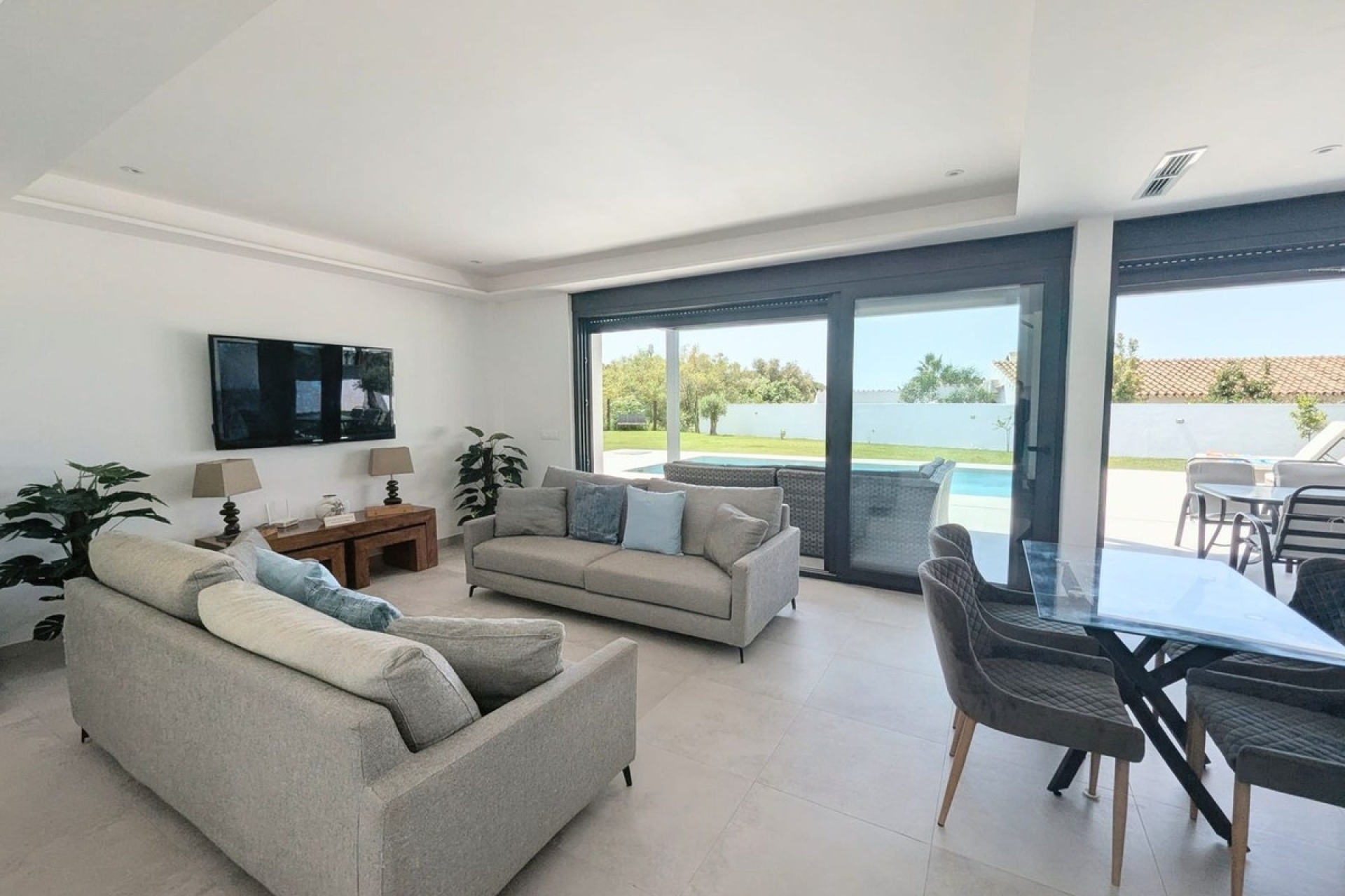 Resale - Villa - Marbella - Cabopino